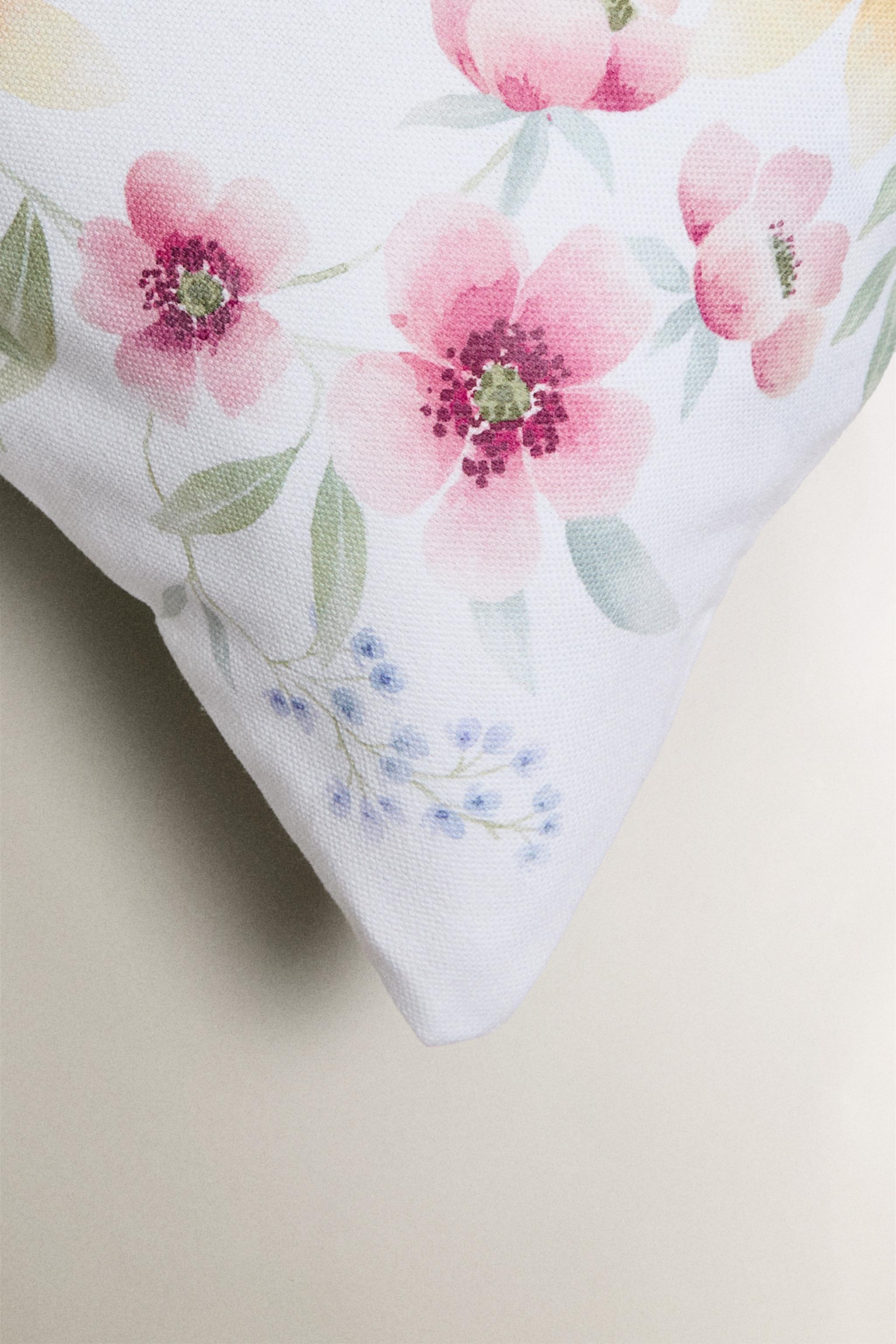 FLORAL PRINT CUSHION COVER